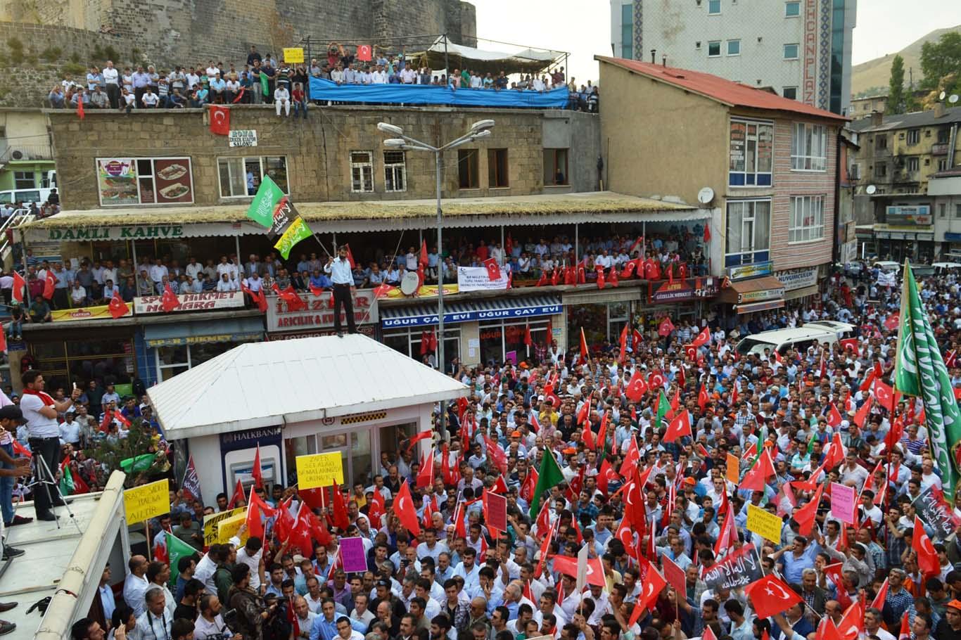 Bitlis HÜDA PAR İl Başkanı on binlere hitap etti